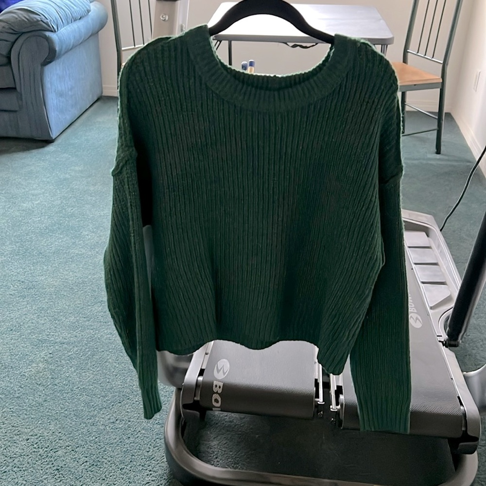 American Eagle green knit long-sleeve sweater in Small
